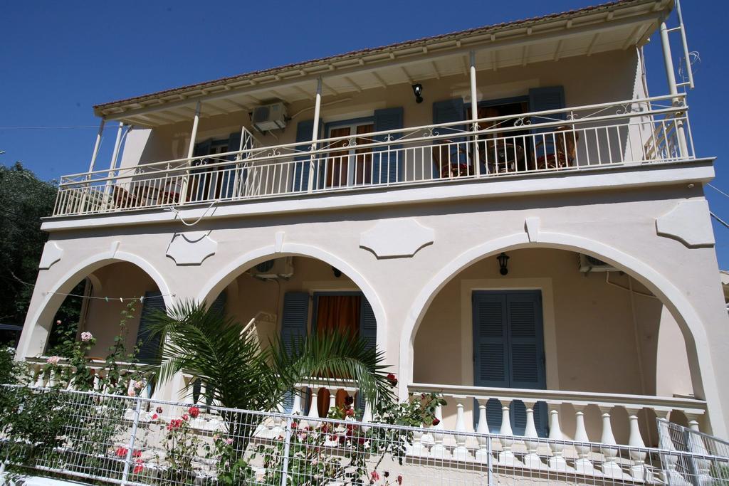 Panayota Apartments Касиопи Екстериор снимка